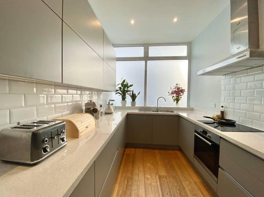 2Bdr Modern Apartment In Hammersmith West Londres Exterior foto